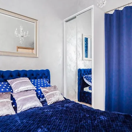 El Dorado Z Jacuzzi Apartment